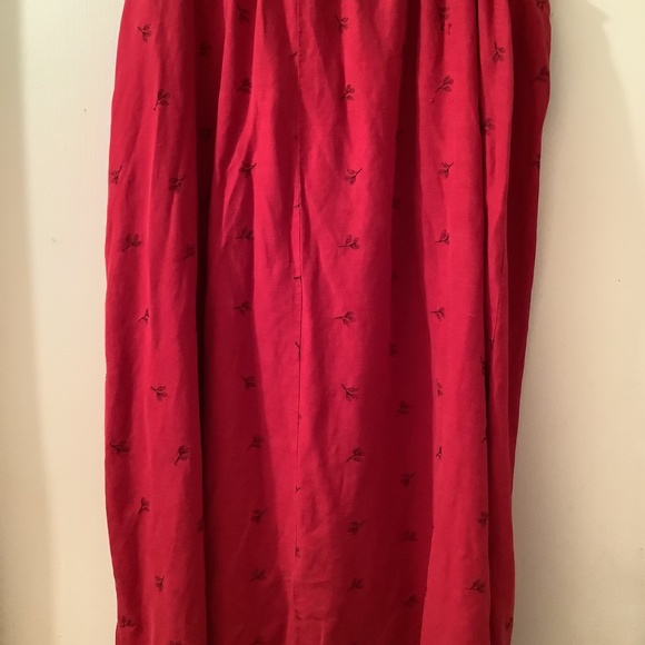 Plus size skirt 22W with embroidery detail, elasticized waistband + side zipper - Picture 8 of 8